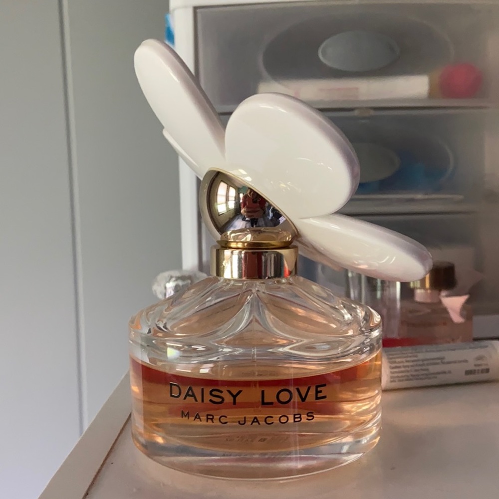 Marc Jacobs Daisy Love Eau De Toilette Spray